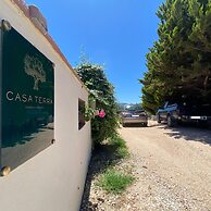 Casa Terra is Near Hillside Area Airport Beach