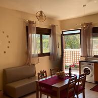 Casa Terra is Near Hillside Area Airport Beach