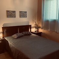 Casa Terra is Near Hillside Area Airport Beach