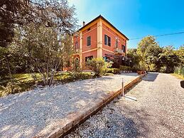 Attic Persichetto With Stunning View of Bologna