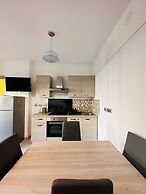 Bilocale Moderno e Confortevole con Terrazzo