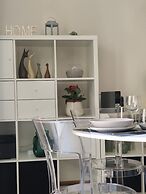 Moderno Bilocale con Terrazzo e Parcheggio