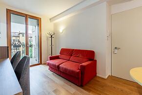 Stylish Apartment With Terrace and Swimming Pool