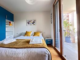 Stylish Apartment With Terrace and Swimming Pool