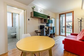 Stylish Apartment With Terrace and Swimming Pool