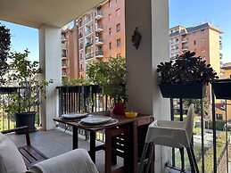 Stylish Apartment With Terrace and Swimming Pool