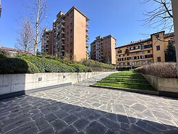 Stylish Apartment With Terrace and Swimming Pool