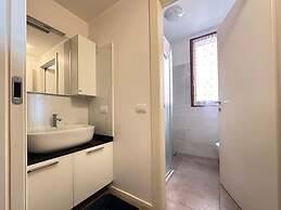 Stylish Apartment With Terrace and Swimming Pool