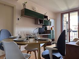 Stylish Apartment With Terrace and Swimming Pool