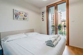 Stylish Apartment With Terrace and Swimming Pool