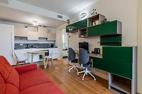 Stylish Apartment With Terrace and Swimming Pool