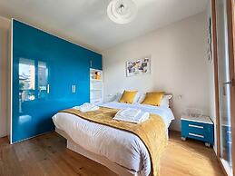 Stylish Apartment With Terrace and Swimming Pool