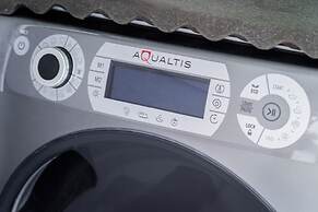 Stylish Apartment With Terrace and Swimming Pool