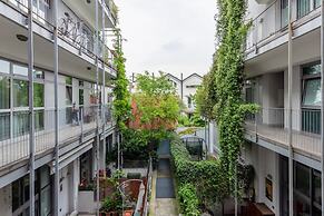 Casa Watt Stylish Apartment With Balcony