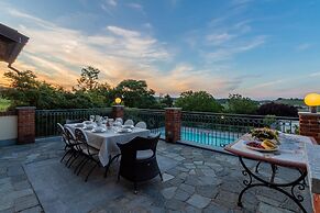 Antico Casale Vignale Stunning View and Pool