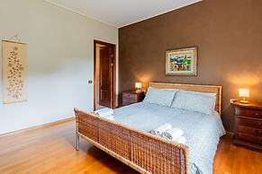 Panorama Villa Nestled Among the Vineyards Langhe