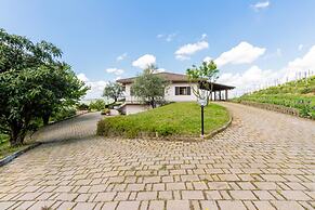 Panorama Villa Nestled Among the Vineyards Langhe
