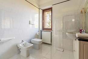 Panorama Villa Nestled Among the Vineyards Langhe