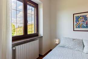 Panorama Villa Nestled Among the Vineyards Langhe