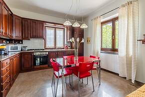 Panorama Villa Nestled Among the Vineyards Langhe