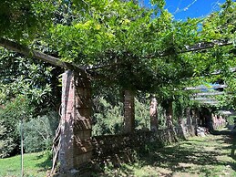 Casale Rustico con Piscina Privata e Ampio Parco