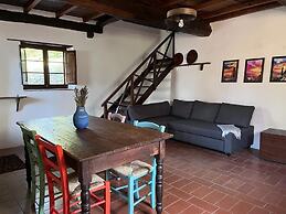 Casale Rustico con Piscina Privata e Ampio Parco