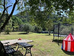 Casale Rustico con Piscina Privata e Ampio Parco
