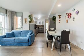 Modern and Peaceful Apartment With Balcony