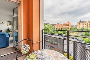 Modern and Peaceful Apartment With Balcony