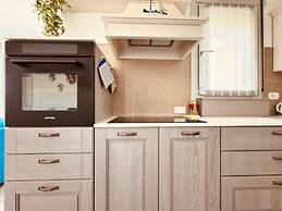 Modern and Peaceful Apartment With Balcony