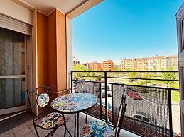 Modern and Peaceful Apartment With Balcony