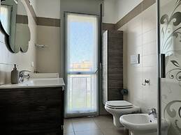 Modern and Peaceful Apartment With Balcony