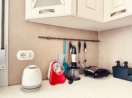 Modern and Peaceful Apartment With Balcony