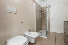 Modern and Peaceful Apartment With Balcony