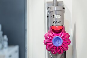 Modern and Peaceful Apartment With Balcony