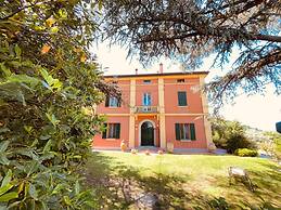 Suite Persichetto by Bologna Iconic Hillside