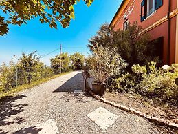 Suite Persichetto by Bologna Iconic Hillside