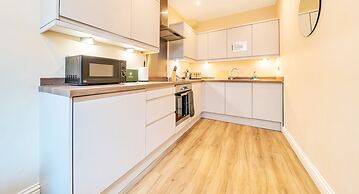 London Street Apt By REDWOOD STAYS