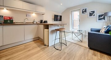 London Street Apt By REDWOOD STAYS