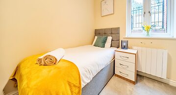 London Street Apt By REDWOOD STAYS