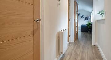 London Street Apt By REDWOOD STAYS