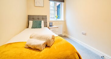 London Street Apt By REDWOOD STAYS