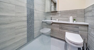 London Street Apt By REDWOOD STAYS