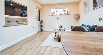 London Street Apt By REDWOOD STAYS