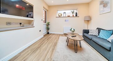 London Street Apt By REDWOOD STAYS