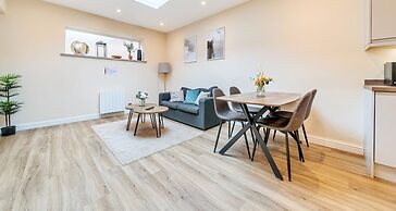 London Street Apt By REDWOOD STAYS