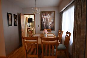 Romantic Getaway Near the Heart of Vancouver