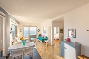 Sky & Sea Apartment by Wonderful Italy