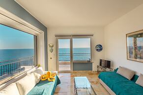 Sky & Sea Apartment by Wonderful Italy
