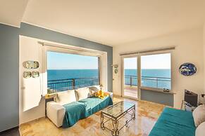 Sky & Sea Apartment by Wonderful Italy
